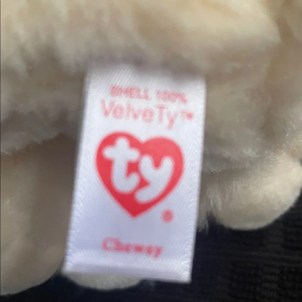 TY Beanie Boo Chewey the Chihuahua